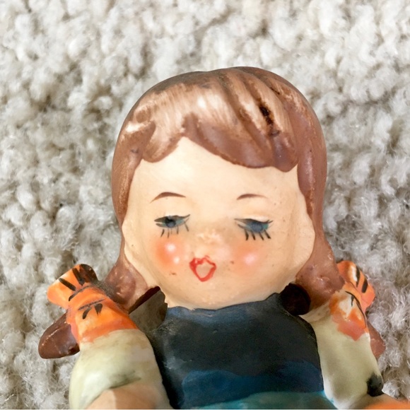 Vintage 1950s Arnart 5th Ave GIRL AND DOG Hand Painted Porcelain Figurine 4 3/8” - Picture 6 of 12